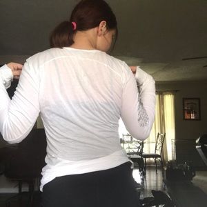 This shirt has wings on it super cute